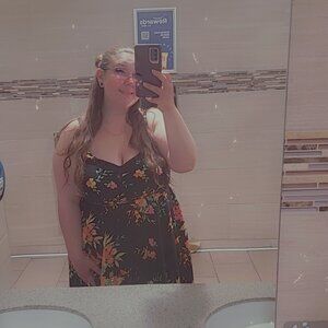 Meet your Posher, Caitlin